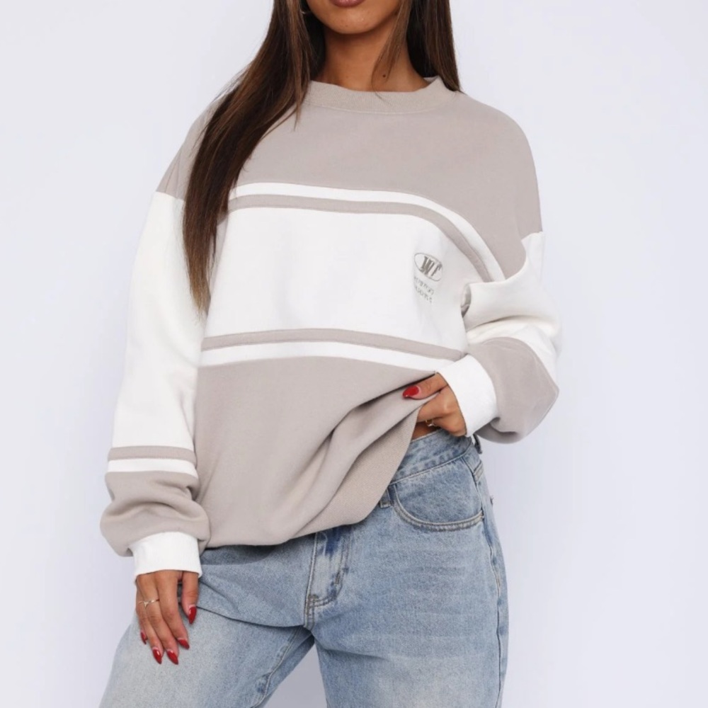 Moving forward oversized sweater